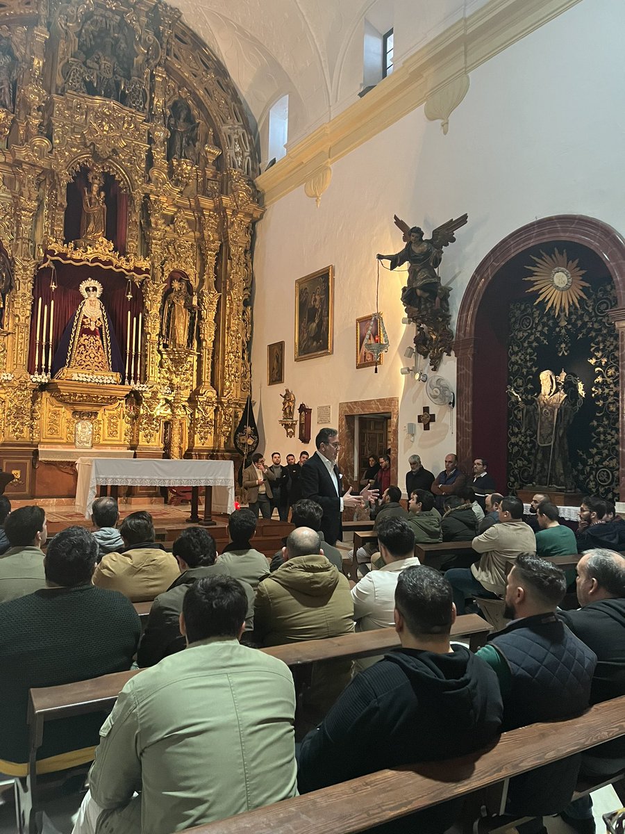 CuaMartinGomez's tweet photo. Más de dos cuadrillas tendrán la suerte de ser los costaleros de la Soledad. 

El ensayo está previsto celebrarlo el 7 de marzo, a las 21h.  

#agarratealclavodelasoledad https://t.co/LjSrYPlOpx