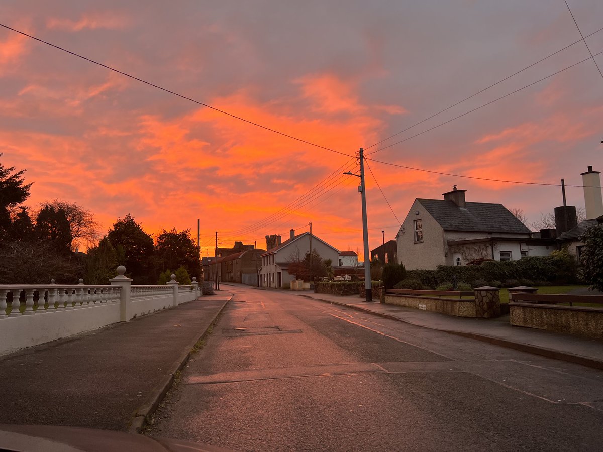 batesrom1's tweet photo. Sunrise in Ferns this morning…#ferns #wexford https://t.co/IdpUqJuq0R