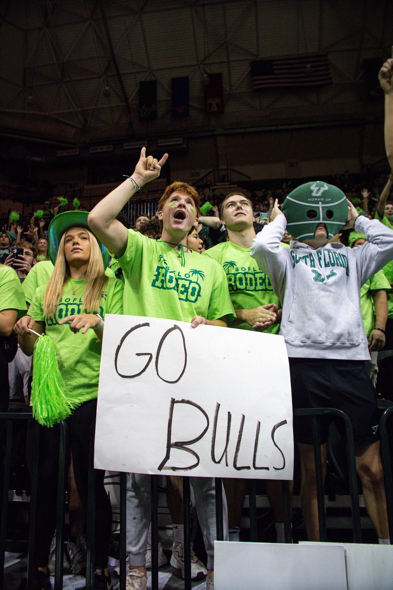 BSiegristUSF's tweet photo. Awesome to see & feel the @soflorodeo bringing 🔥🔥🔥 to the @yuenglingcenter for the #WarOnI4
📸 Great pics from our @USFAthletics photo team.
#HornsUp🤘 https://t.co/vDyf1zltBR