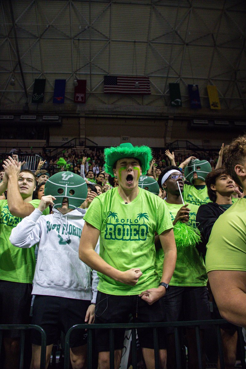 BSiegristUSF's tweet photo. Awesome to see & feel the @soflorodeo bringing 🔥🔥🔥 to the @yuenglingcenter for the #WarOnI4
📸 Great pics from our @USFAthletics photo team.
#HornsUp🤘 https://t.co/vDyf1zltBR
