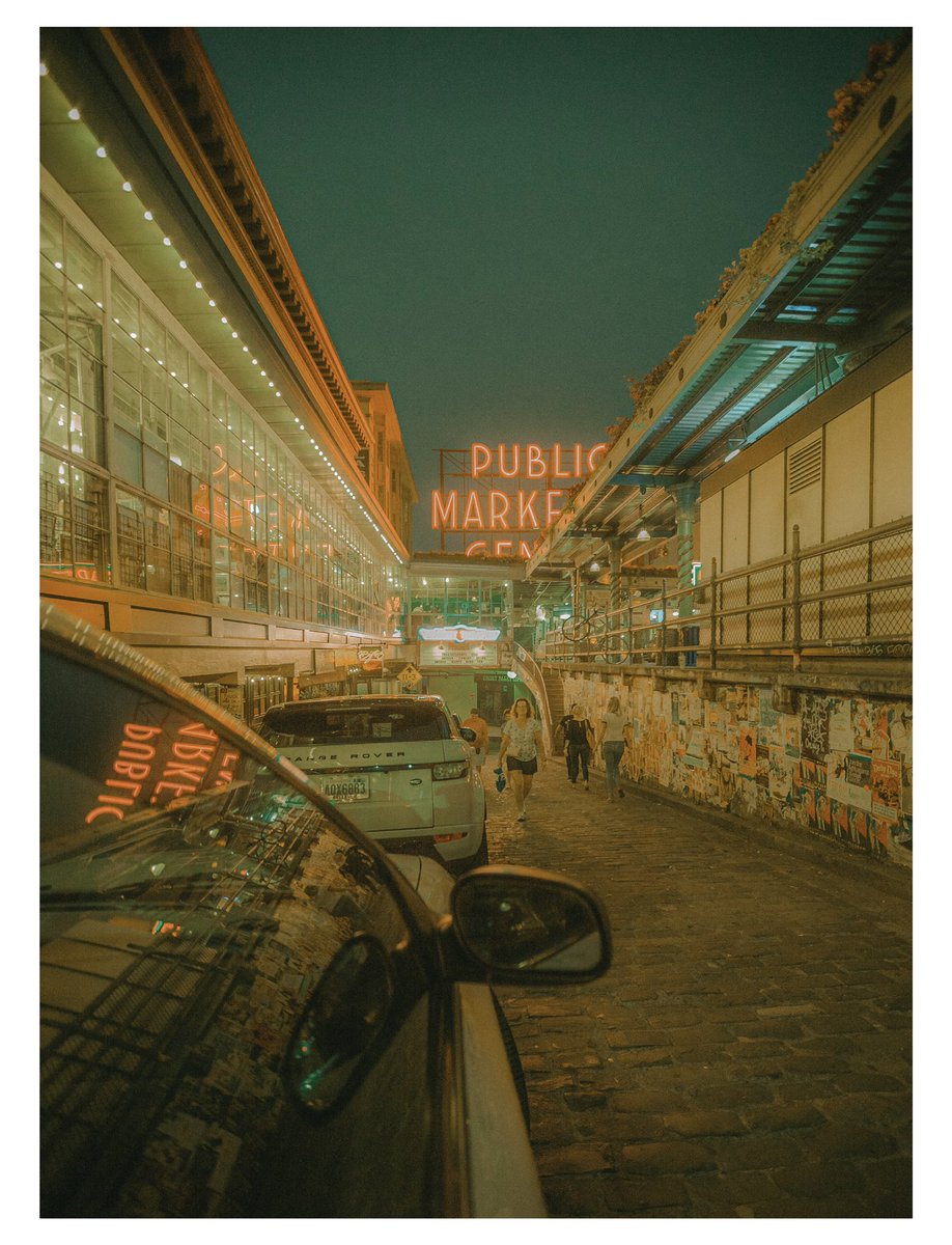 Above_Brandon's tweet photo. Emerald City Nights //

📸: Sony a7iii

📍: Pike Place Market https://t.co/oSs3pbDUhR