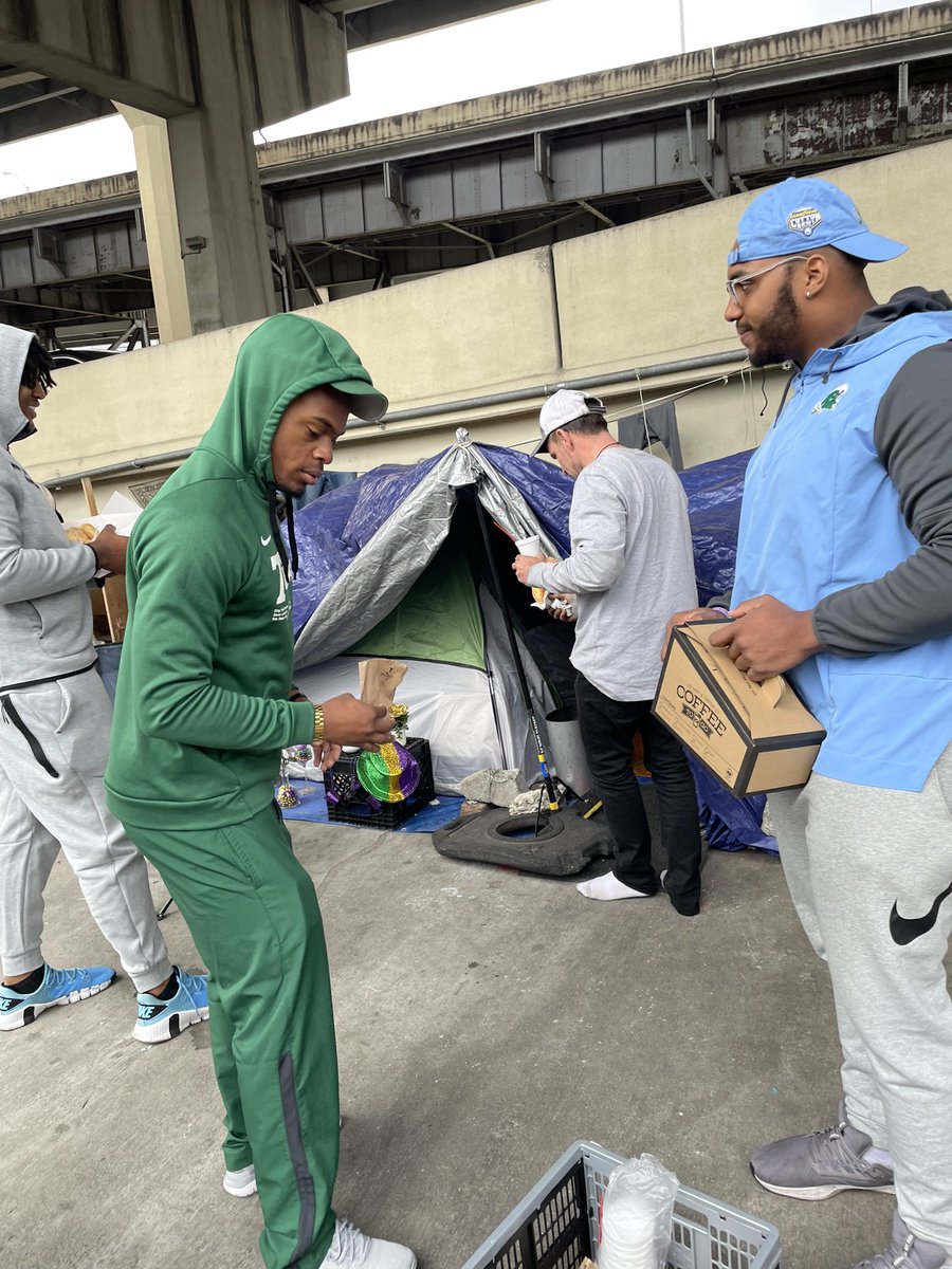 FTWMediaGroup's tweet photo. Another great day serving the less fortunate with @RGT_USA. Thank you to @sandman2431 for allowing us the opportunity to help pass out food and supplies. Go to https://t.co/VeG3teqjXE for information on how you can get involved! https://t.co/fGyNeFVSqt