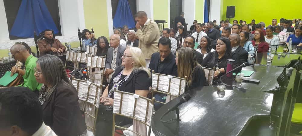 #CiudadBolivar|| Desde el Concejo Municipal, hoy le brindamos un reconocimiento a nuestros Pastores Cristianos Bolívarenses, por su trabajo en las comunidades por ser Mujeres y Hombres sembradores de la Esperanza y la Fé. ¡Dios bendice nuestra Ciudad! 
#21Enero

#SoyBolivarense