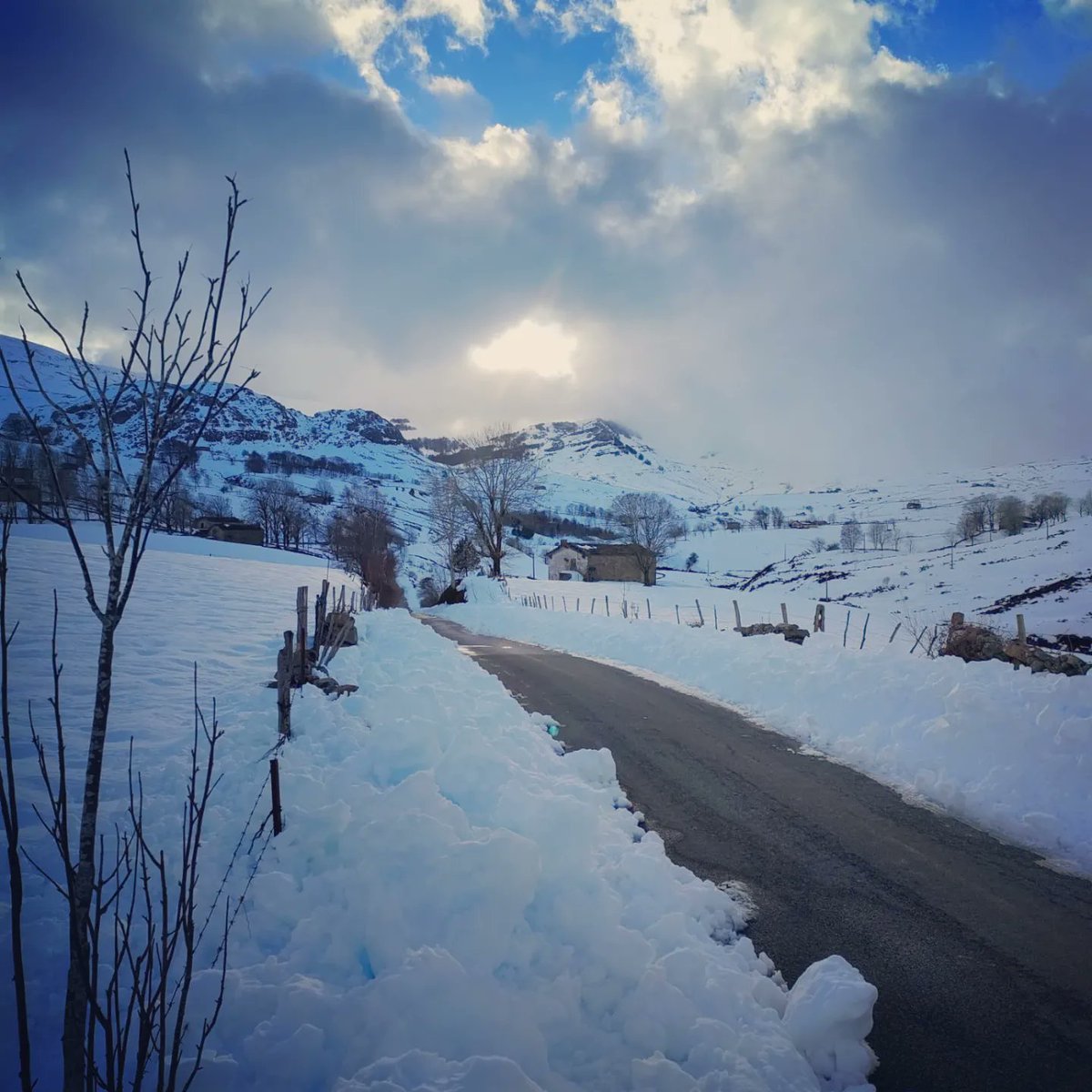 Después del temporal hoy ha dado una tregua para disfrutar de la nieve ❄️⛄