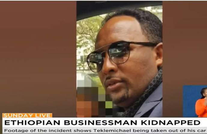 Great_tgray's tweet photo. ‼️This is the video that shows the  kenya government kidnapped  Samson in a broad Day light!!  It have been oven an 1yr #Justic4Samson #FreeSAMSON #we wanna know where sammy is and we need Justice WE WILL NOT BE SILENT UNTIL WE FIND SAMSON @WilliamsRuto   @StateHouseKenya‼️ https://t.co/nhkMKfWq4z