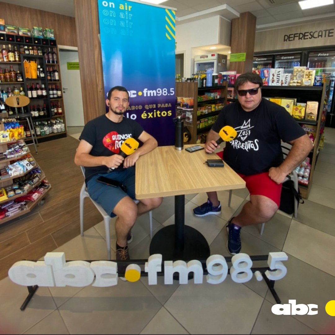 Romance985's tweet photo. ☀️ #Verano98🎧 desde San Bernardino
🤘🏻 @briancaceresv y @Fedearias77 te acompañan hasta las 17:00 con la mejor música en #ElQuinchoDelRock desde la Petrobras.
👀¿Nos venís a visitar?
📻https://t.co/ZH6HDzQAie
#ABC985🎶 Solo Éxitos. https://t.co/O59wPLjGxL