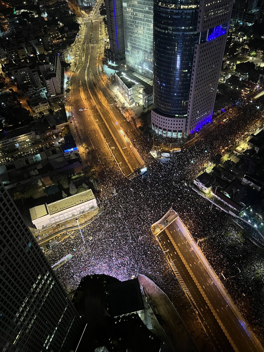 MairavZ's tweet photo. Anti government protest in Tel Aviv now. Over 100,00 people, and several thousands more in Jerusalem, Haifa and Beer Sheva. One of the largest in Israeli history. However, without addressing the conflict, the occupation, the Palestinians, the crisis will persist. https://t.co/LSvzdKc0Qo
