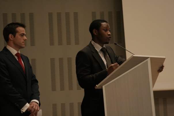 ntumba_eric's tweet photo. Mai 2008, ENA discours du délégué des étudiants étrangers (élu sur 33 nationalités)... On a pas attendu personne pour faire monter haut ce drapeau! Le plus beau visage du Congo c'est nous! C'est toi! #LaRdcQuiGagne #DrcHasTalents. https://t.co/Pb4giLGfrc