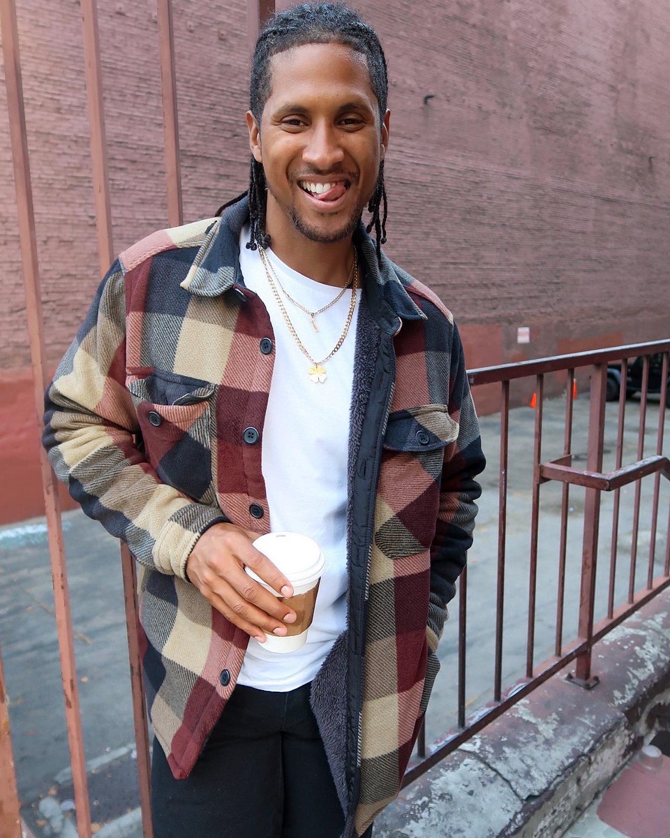 HTLuckybs's tweet image. #Reminder: Start the day with YOU—always. 

☕️ &amp;amp; a 😬 are also accepted! 
.
.
.
.
.
.
.
.
. 
#calstatela #lagalaxy #laclippers #lakings #emcee #host #nike #activewear #fitnesswear #fitfam #model #naturalhair #dtla #losangeles #tracknation #sheamoisture #afrolatino #afrolatina