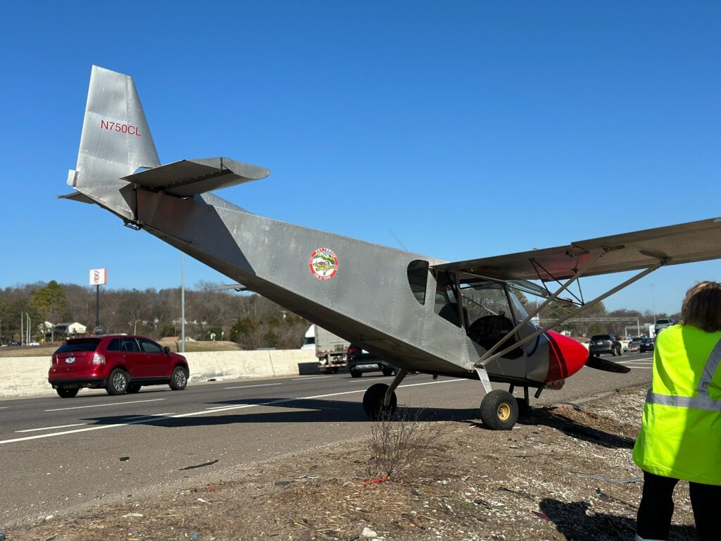 Knoxville_PD's tweet photo. Crews are at I-40 West near Papermill Drive, where a small plane made an emergency landing. The pilot is ok, and it is not believed that any vehicles were struck. Traffic is impacted in the area. Seek alternate routes if possible. https://t.co/Ix1qo8eKhP