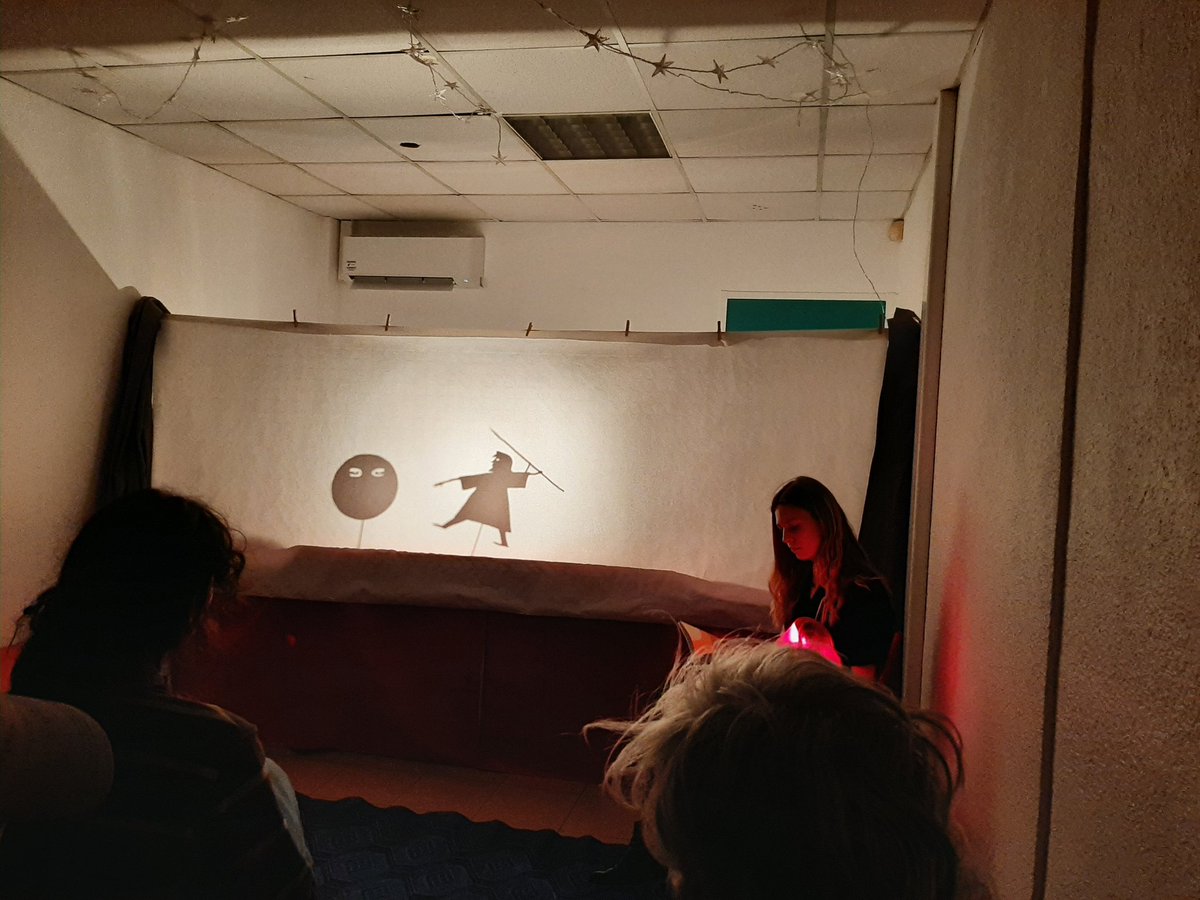 IpeiccP's tweet photo. La @NuitdelaLecture c'est en ce moment à @montpellier_ dans le quartier de #lamosson!
Un premier conte de la nuit noire en onbre chinoise puis 2 nouvelles de @ChattamMaxime.
@LeCNL https://t.co/jRohwGJ4pv