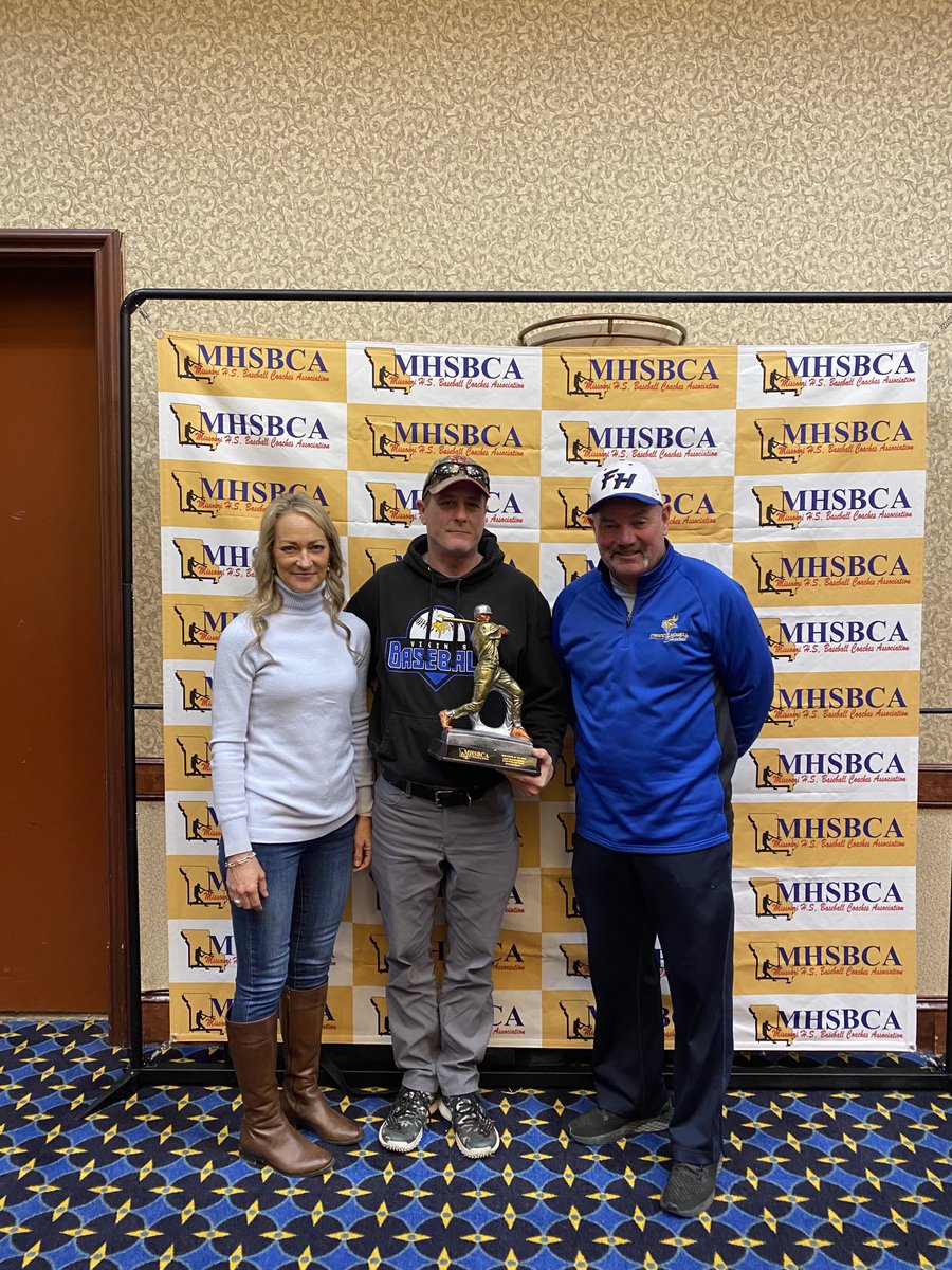 Christy and Monte McCutcheon with Coach P accepting the Mhsbca Player of Year for Jake McCutcheon. #vikingbaseball ⁦<a href="/Mo_MHSBCA/">Mo HS Baseball Coaches Association</a>⁩