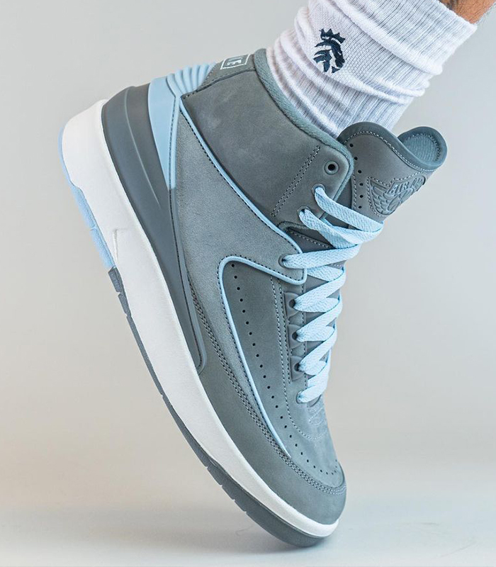 SneakerNews's tweet photo. On-Foot Look: Air Jordan 2 "Cool Grey" https://t.co/nhzPJ2ssxv