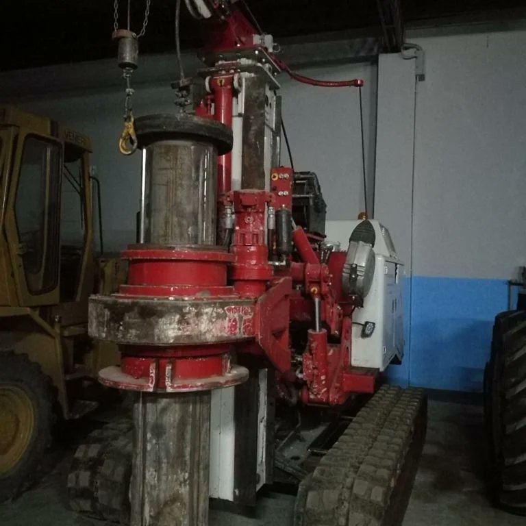 mgmining's tweet photo. Piloteadora Technodril TD 25 TC año 2013 con solo 826 horas, Kelly bar de 22 m y Kelly bar de 10 m, envío inmediato a cualquier país de latino América. Contáctenos en https://t.co/ysZtTlfUIr #mgmining #tescar #piloteadorausada #usedpilingrig https://t.co/iLhnL5sJxt