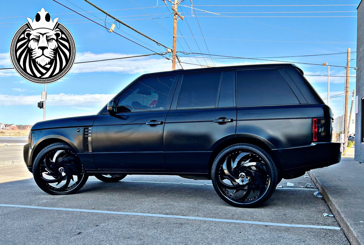 kingswheels2's tweet photo. 2012 Range Rover on all black 26” Artis Spada’s, and all wrapped up in 255/30R26 Versatyre! #KingsWheels2 #SuspensionSpecialists #LandRover #RangeRover #ArtisWheels #Spada #Versatyre #Texas #Dallas #GreedyGrove #Buckner https://t.co/ZM39MSYSb4