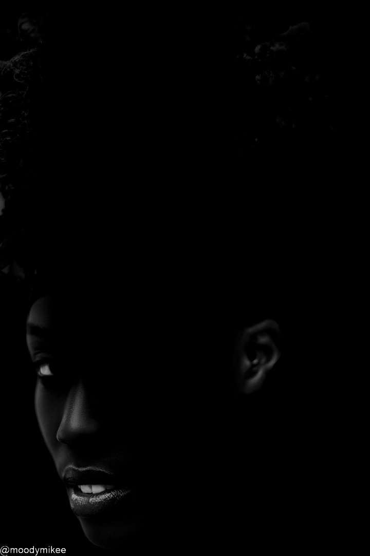 moodymikeee's tweet photo. And the Earth was in her skin, the Night in her eyes, the Sun in her smile. 2/3
#MoodyMikee #streetmeetdc #moodygrams #blackandwhitephotography #photography #blackart #blackartist #blackphotographer https://t.co/Ha5rL0w7mN