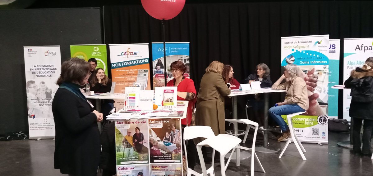 Mic_Chevalier's tweet photo. #Trajectoire a refermé ses portes. 10000 visiteurs en recherche d' #orientation professionnelle. Merci aux #entreprises  et partenaires de l #emploi  presents.#metiersentension  #poleemploi #TousMobilises https://t.co/oPJPlvao78
