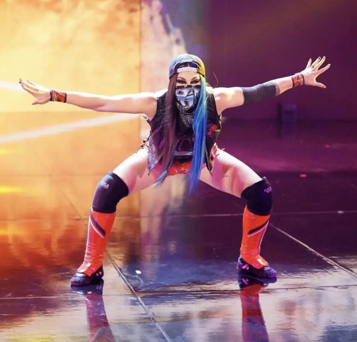 MiaYim's tweet photo. SaviorSelf 

#WWERAW #Michin #TheOc https://t.co/c6O0CLe6Sx