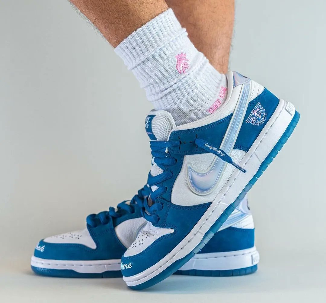 JustFreshKicks tweet media