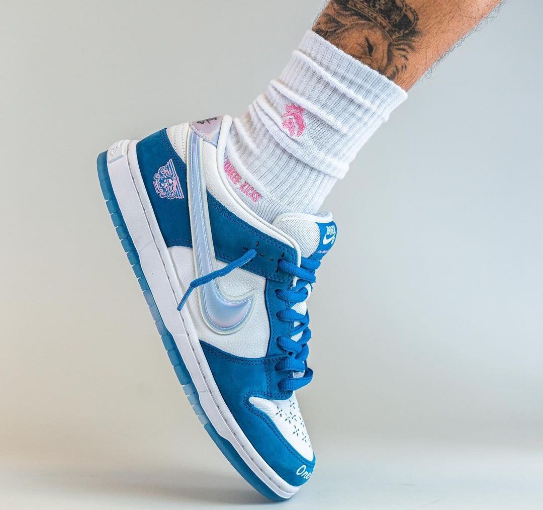 JustFreshKicks tweet media