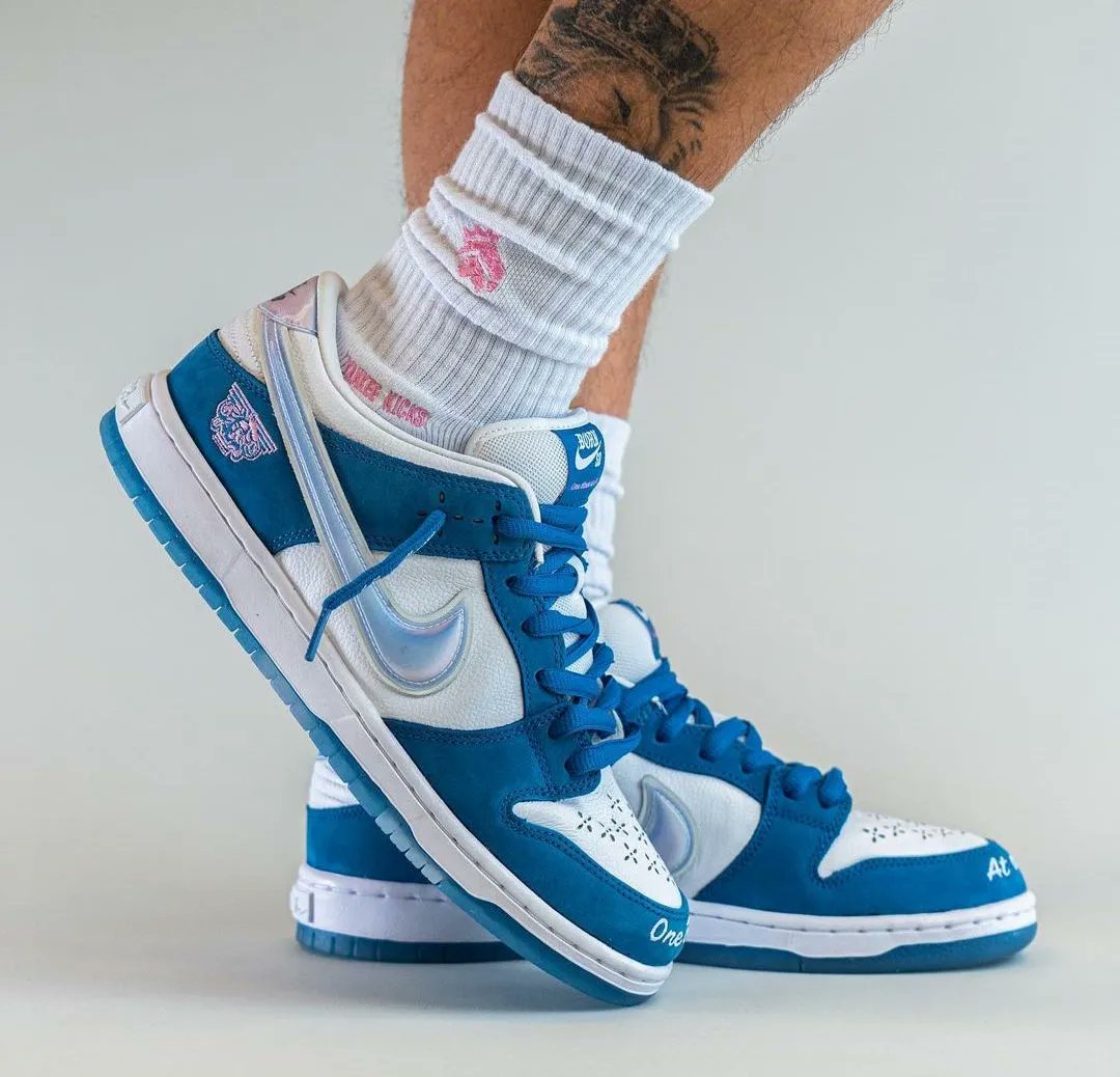 JustFreshKicks tweet media