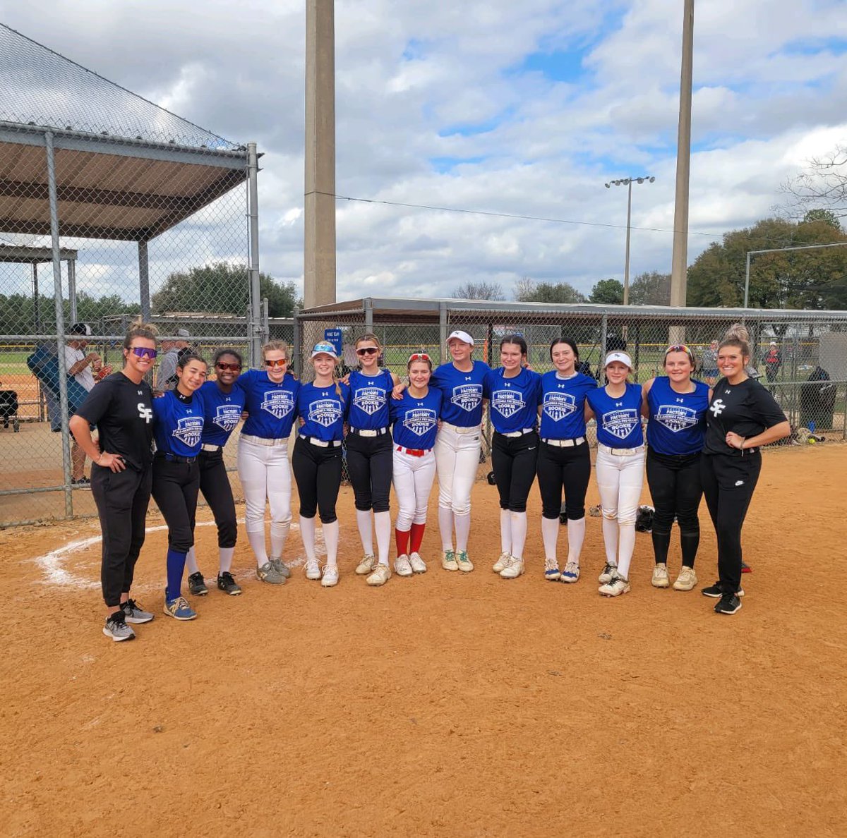 yeidyrosa's tweet photo. Had a great experience last weekend in Houston and got to meet @JennieFinch ! https://t.co/N09u7vAaQp