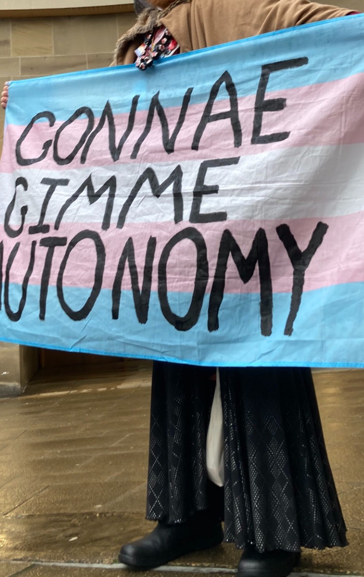 dirozevepave's tweet photo. today hundreds of glasweigans said "trans rights" and "now you're not even going to respect the parliamentary illusion of democracy???"

our protests were echoed in edinburgh, aberdeen, orkney, dundee, london, leeds, and dublin, with more planned (see below) https://t.co/AIwhl528z6