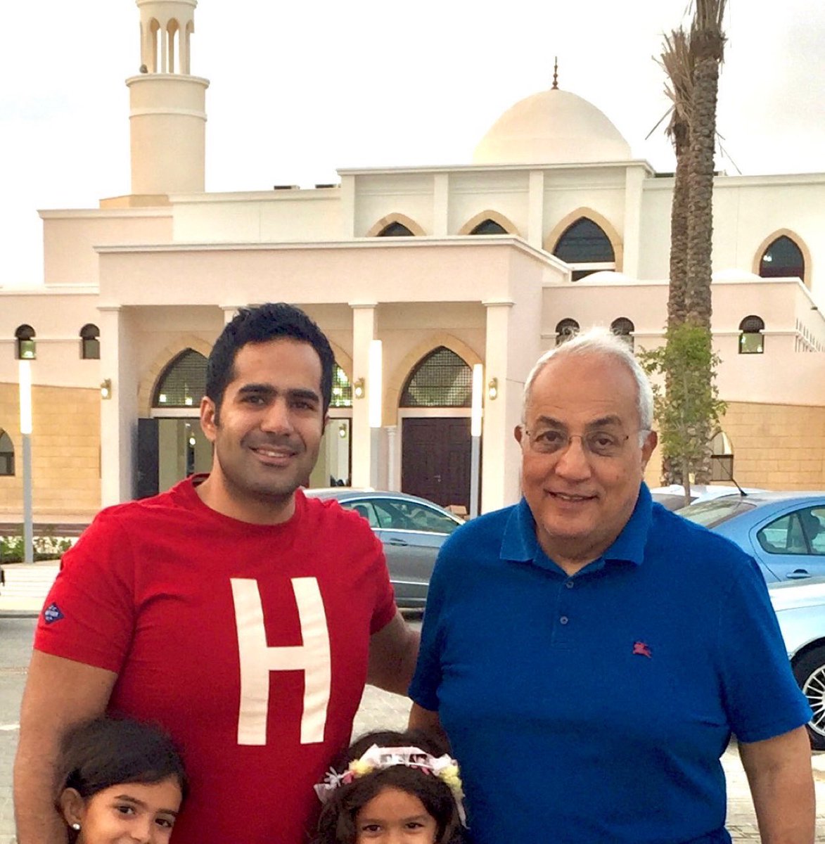 Tito14554698's tweet photo. حمدلله علي السلامه رجل الاعمال الوطني صفوان ثابت ونجله..
عقبال باقي المظلومين في سجون الظلمه.. https://t.co/22tmzJCkIm