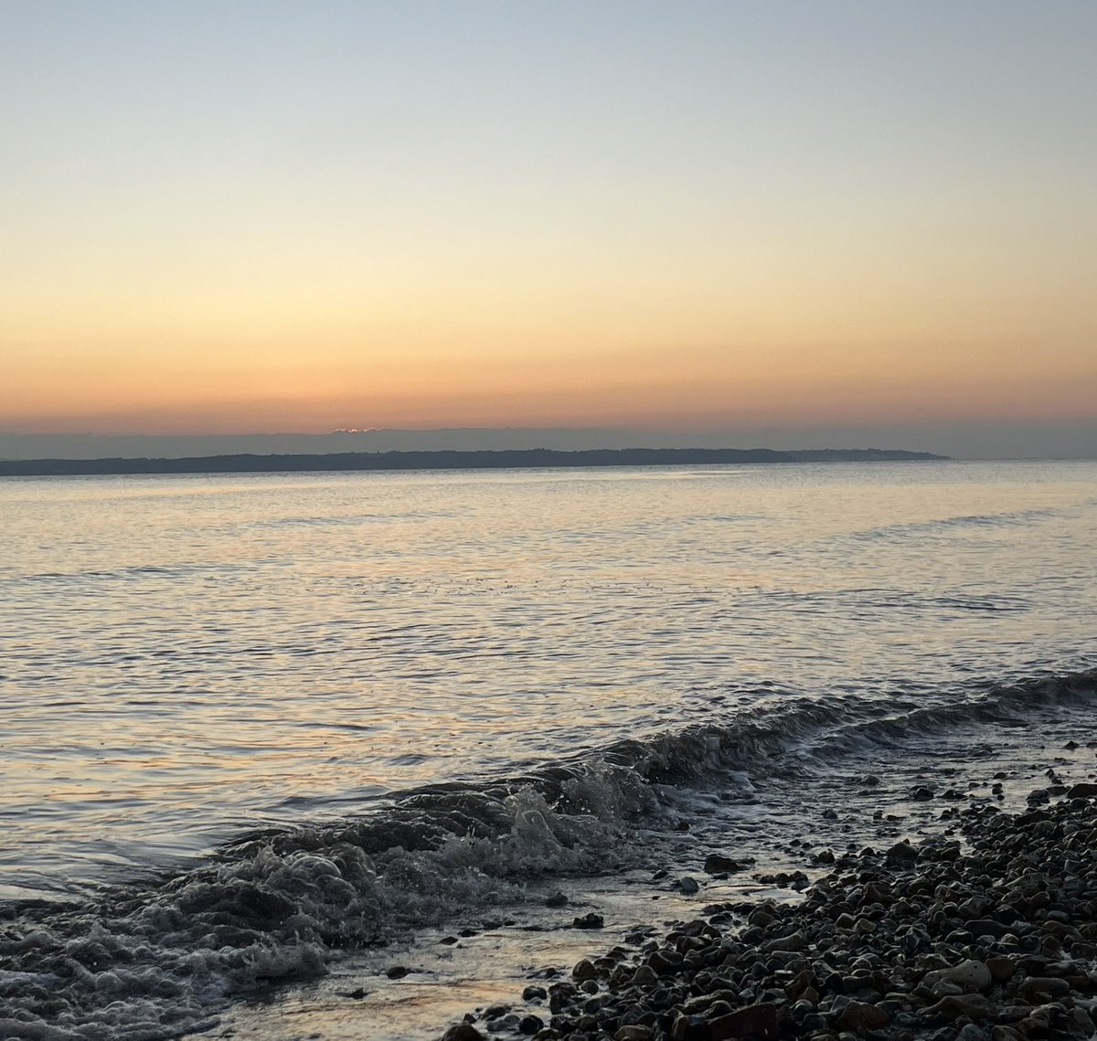 ware_leanne's tweet photo. @eliistender10 Beautiful Calm Sunsets 🧡 https://t.co/0fjs5WTuf7