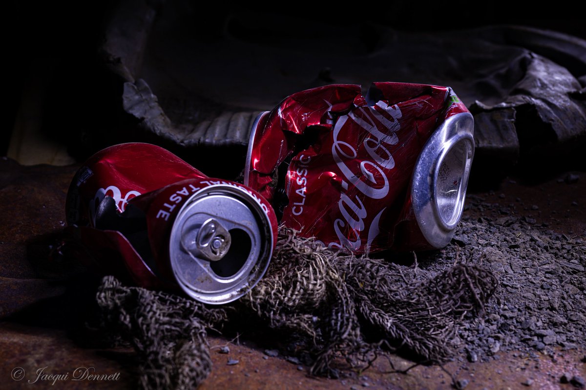 Jacqui_D_Photo's tweet photo. Recycle photography college project - Painting with light
.
.
.
#paintingwithlight #photography #tools #cans #handdrill #saw #toolbox https://t.co/Km6zDiCi0d