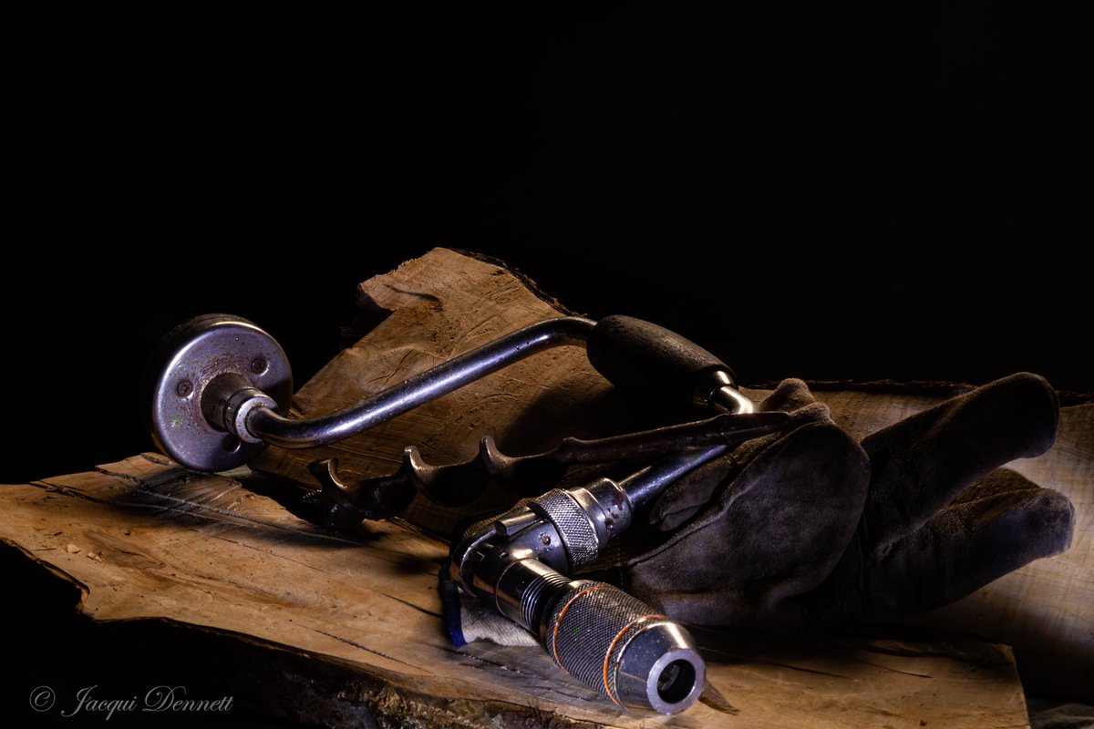 Recycle photography college project - Painting with light
.
.
.
#paintingwithlight #photography #tools #cans #handdrill #saw #toolbox