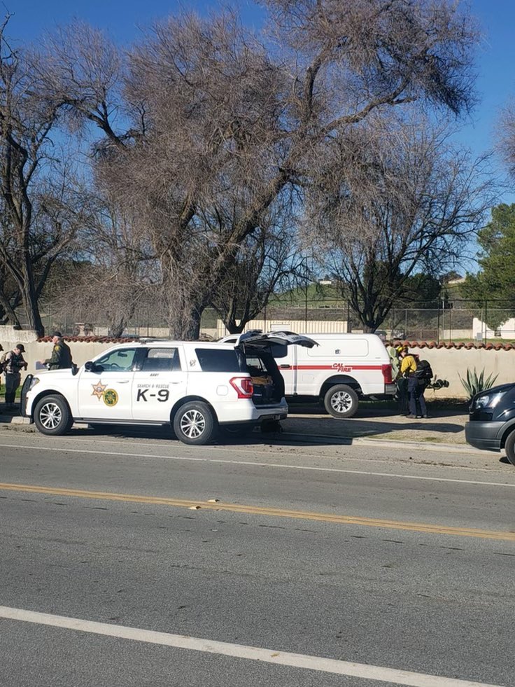 slocountyinfo's tweet photo. CALFIRE_SLO: 1.21.23
#CALFIRESLU #Toro #Nacimiento #Handcrews assist the @SLOSheriff #SART (Search and Rescue Teams) with the search for  5-year-old Kyle Doan. https://t.co/UQCo1MHazv