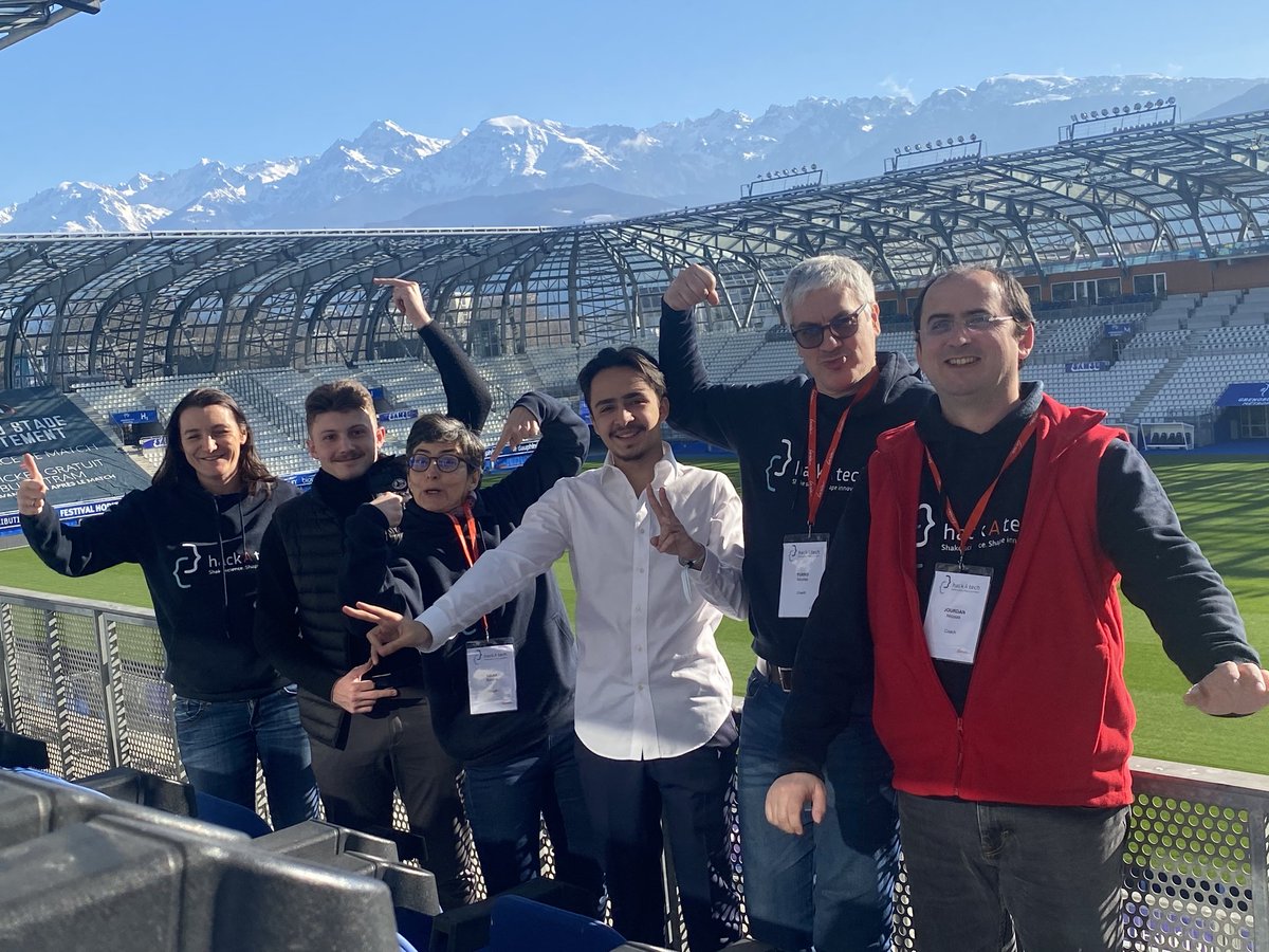inria_grenoble's tweet image. [#hackAtech2023]

Et c&apos;est l&apos;équipe OIO qui remporte le prix du Défi Libre ! 
Authentifier les #NFT à l&apos;aide d&apos;un #DigitalFame c&apos;est ce qu&apos;ils proposent 👀

Bravo 👏
