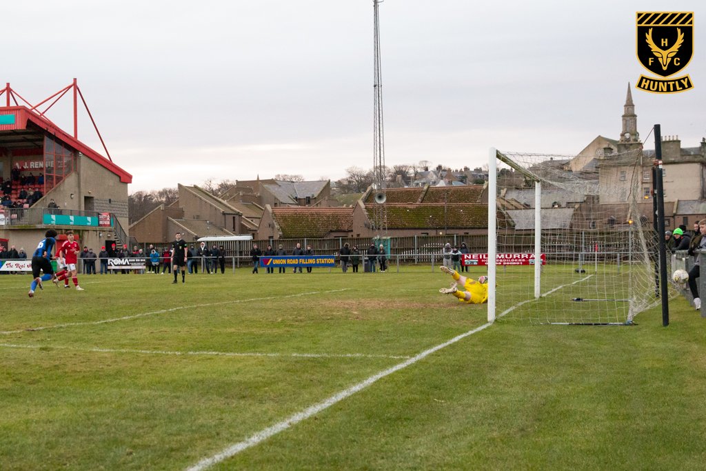 EyesToTheGround's tweet photo. One nil down at the break and @huntlyfc came back to win 1-3 away to Deveronvale this afternoon. https://t.co/rGBLmGWPv3