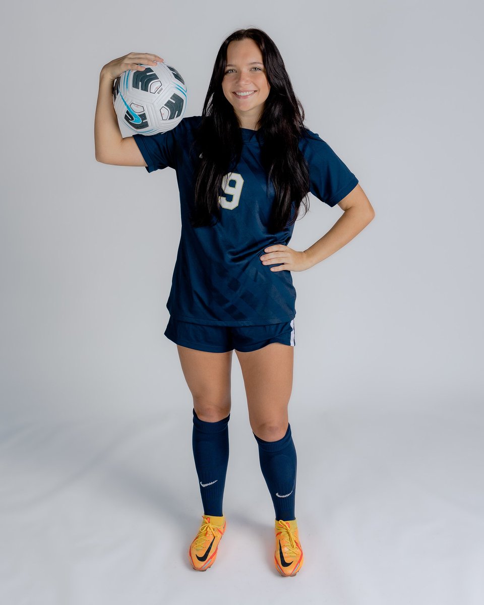 Throw-in from <a href="/sullivan_sloane/">sloane sullivan</a> to <a href="/mollyblankk/">molly blank</a> for the score! 

Keller 3-1 

<a href="/KHSIndianNation/">Keller High School</a> <a href="/KISDAthletics/">Keller ISD Athletics</a> @LethalSoccer
