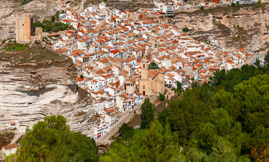 Alcalá del Júcar is a municipality in Albacete (Castilla-La Mancha) that is considered one of the most beautiful villages in Spain.

A magic place, including the area that surrounds Alcalá del Júcar, to visit if you have a weekend free.