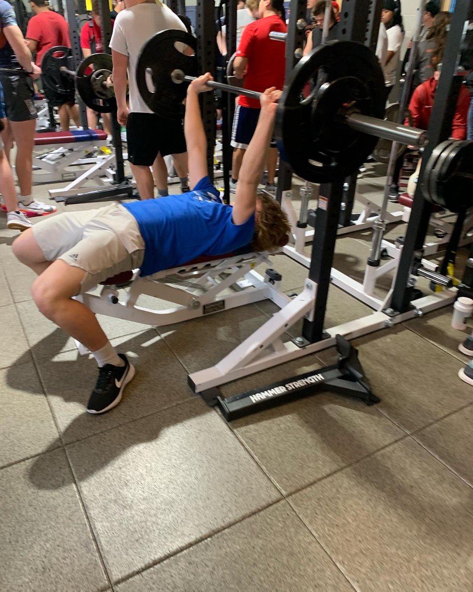 Cleverfootball1's tweet photo. Great day for Clever Weightlifting! Many PR’s and two first place finishers at the Joplin Weight Meet! Congrats to Abi Garrett and Amy Kozisek! https://t.co/SOinZpFNNm
