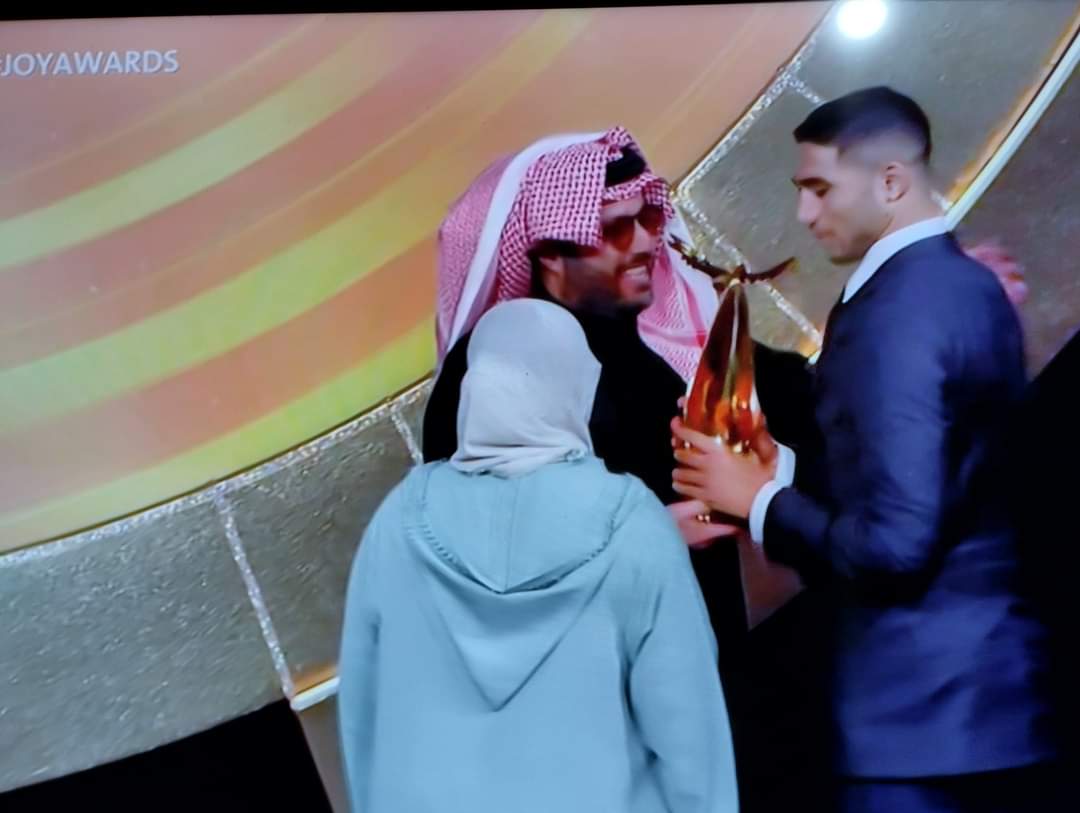 Nass__Sky's tweet photo. فوزي من الحفل ❤️❤️
#JoyAwards https://t.co/JBwbuf591A