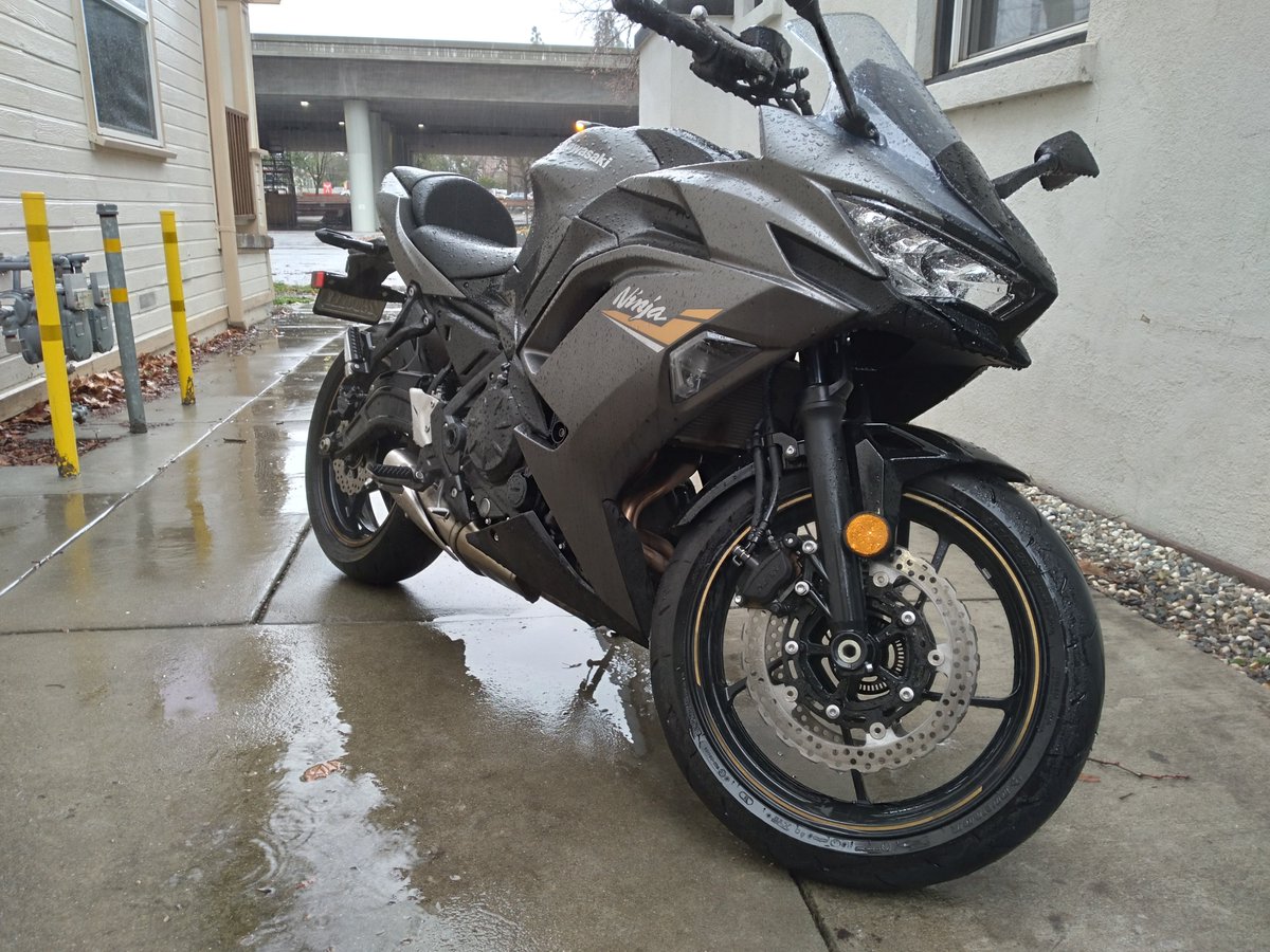 JPrettyBaby's tweet photo. @TheLewdArcanist I believe in you!! I got my first big girl bike a few months ago, anyone can do it! 💙 https://t.co/PC1VVLGsGV