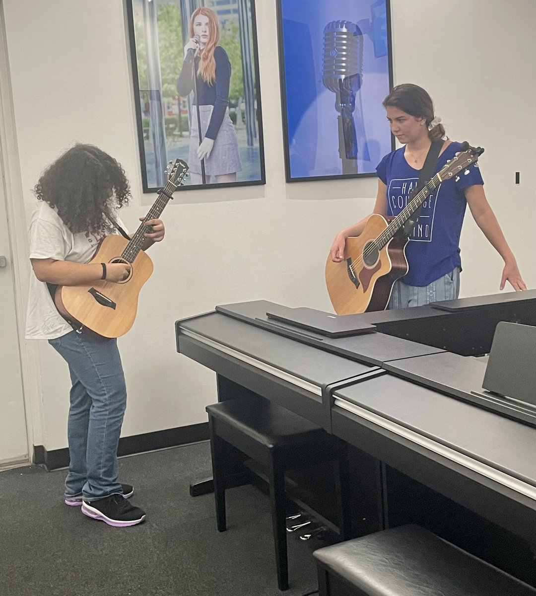 KetosCreative's tweet photo. Ketos Creative Academy offers acoustic, electric and bass guitar lessons! Our students are able to pick songs they love and we help them learn it at a level they can perform. Whether it's basic chords, guitar melodies or electric guitar leads, we've taught it all!
#ketoscreative https://t.co/RtNfIsuZsO