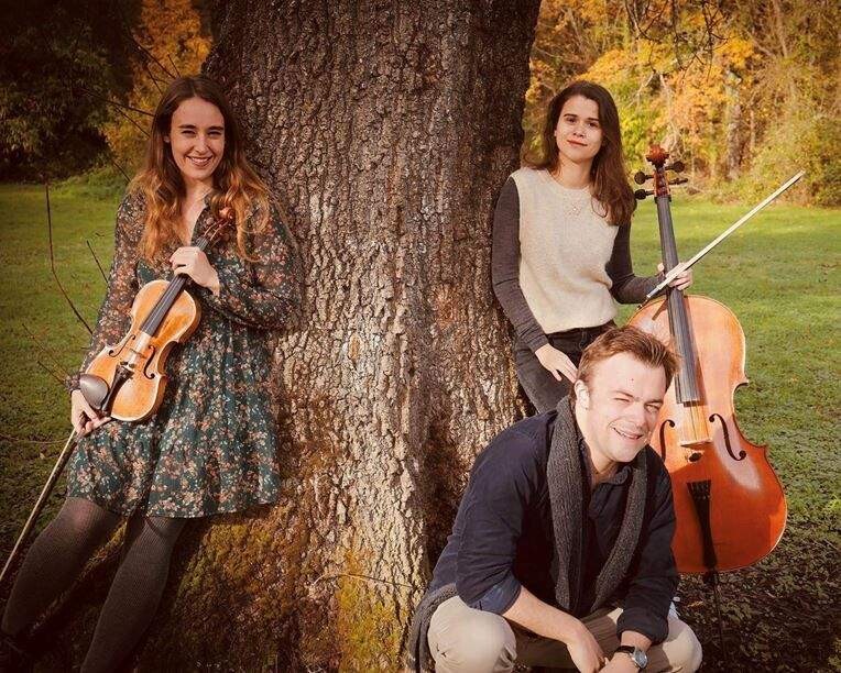 CordesdeLoire's tweet photo. Le 29 janvier 2023 
Concert du #TrioParrhesia à Loire et Sens
https://t.co/sRES5GZKyK Nous vous attendons nombreux pour le troisième concert  du Trio Parrhèsia dans le cadre de la résidence d'artistes à Loire&amp;Sens https://t.co/VPhVrJdj31. https://t.co/Qtq7lIiLEa