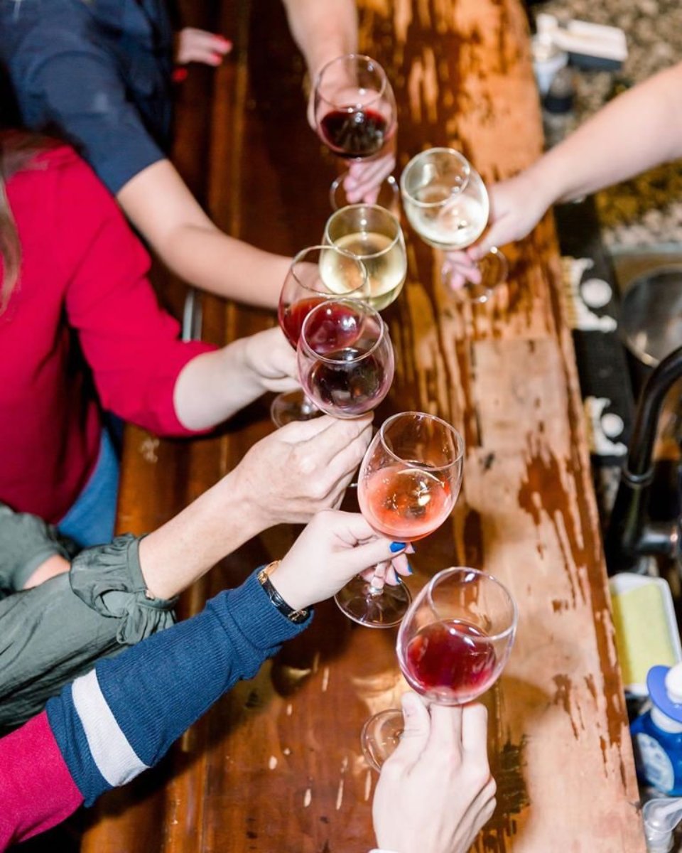 GiracciVineyard's tweet photo. Life has a way of keeping you on the go, but we're here to help you pause and enjoy some delicious wine with great company. https://t.co/81zkFAGDIk