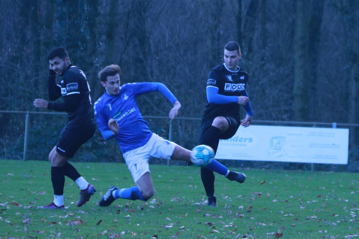 Hoogeveen TV – samenvatting Veenhuizen – Hoogeveen zaterdag 
youtube.com/watch?v=wNI05B… <a href="/veenhuizen1/">veenhuizen1</a> <a href="/vvveenhuizen/">vv Veenhuizen</a>