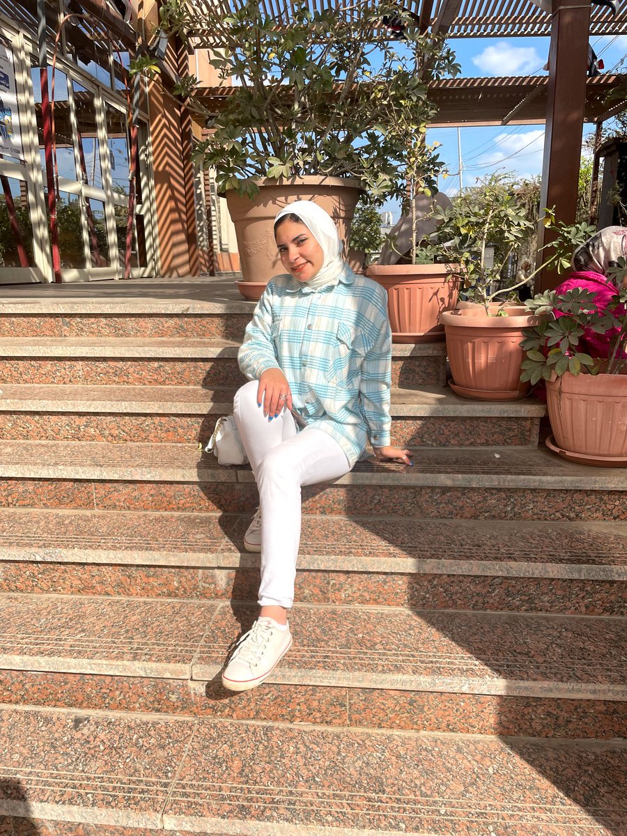 1907_mony's tweet photo. Semi senior 🥳🥰
اجتزنا نصف الطريق في هذه الرحله الشاقة وبقي لنا نصف اخر أشق،فأسالك ربي دائم التوفيق لنهايه الطريق 💙

مبسوطه بالخطوه اللي اخدتها ومبسوطه ف المكان اللي انا فيه ولو رجع بيا الزمن هحول تاني 💙 https://t.co/EK20hZEJc5