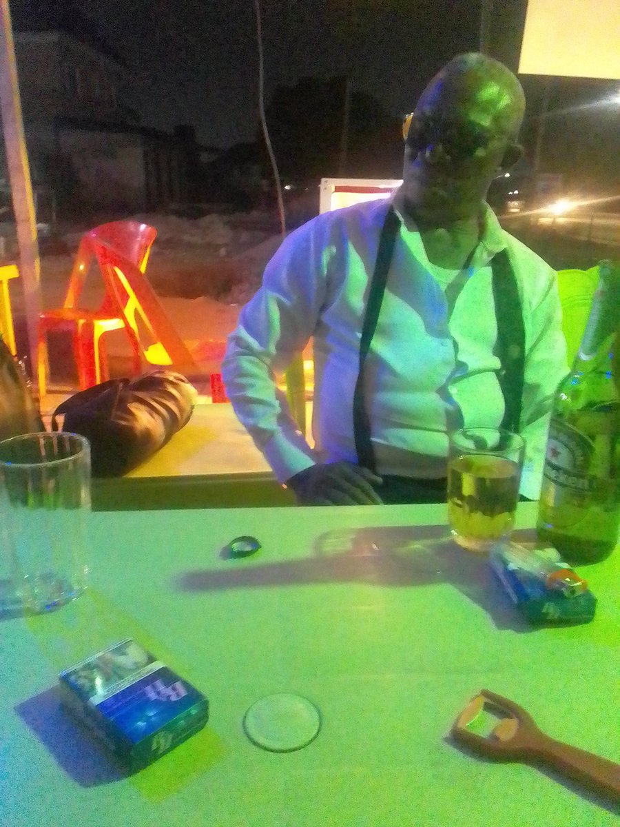 MasonicFelix's tweet image. With RWBro Caesar, WBro Morgan and your truly sharing conviviality renowned amongst Masons after labour

#postinstallation