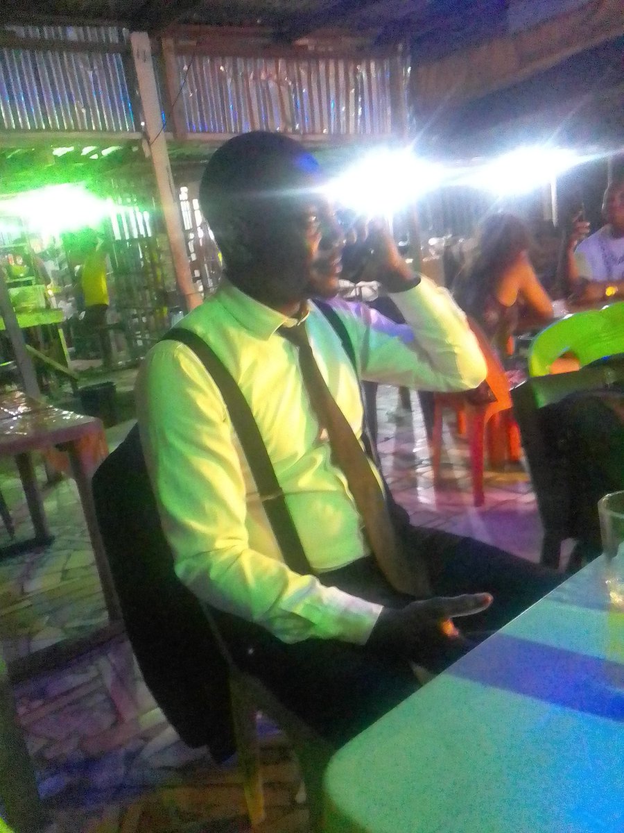 MasonicFelix's tweet image. With RWBro Caesar, WBro Morgan and your truly sharing conviviality renowned amongst Masons after labour

#postinstallation