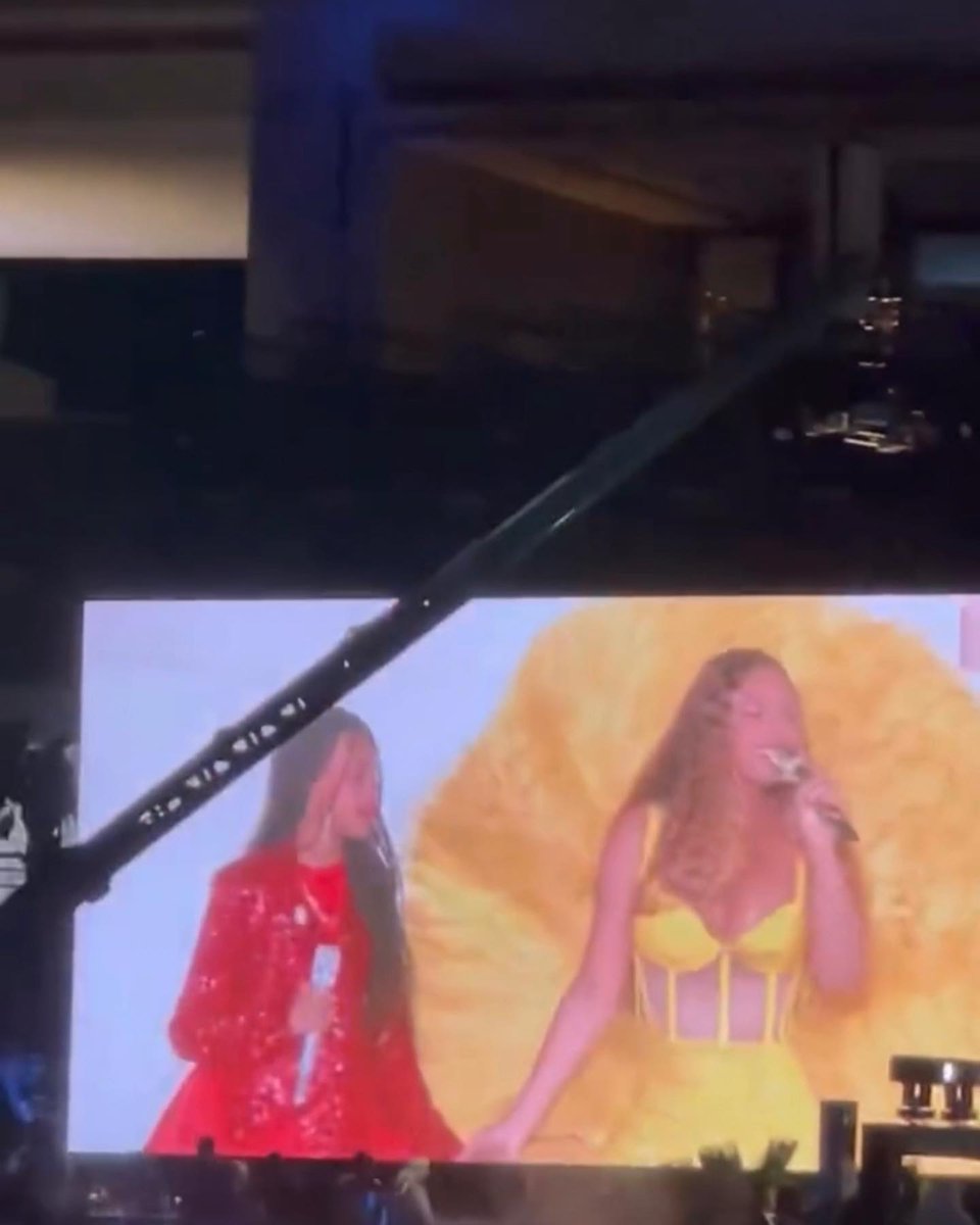 iLissaNJ's tweet photo. BEYONCÉ & BLUE IVY PERFORMING BROWN SKIN GIRL FOR THE FIRST TIME EVER !!!!
.
.
#beyonce #beyhive #blueivycarter #brownskingirl #beyonceperformance https://t.co/sH071qANPB