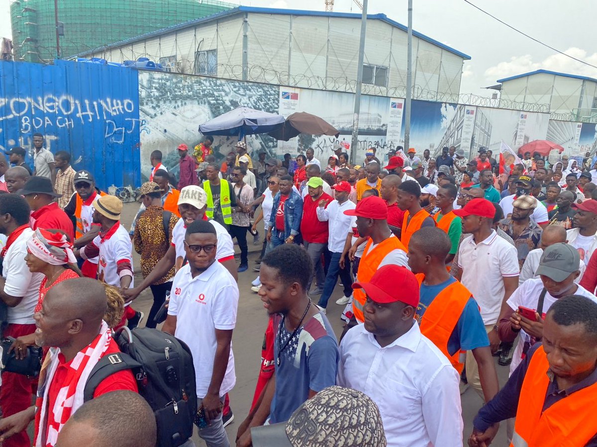 drjckisoni's tweet image. L&apos;#OBJECTIF150ELUS du Sg @BillyKambale1 doit être pris très au sérieux. Après la #redynamisation et l&apos;#implantation du parti sur toute la RDC just après sa nomination suivie de la #KAMERHISATION alors que les autres partis étaient distraits, la vague d&apos;enrolement populaire (1)