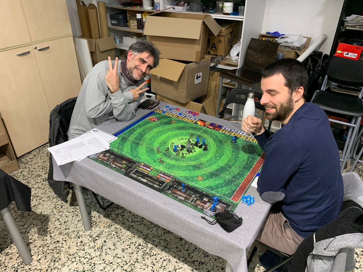 Habemus_Ludum's tweet photo. #quedadashabemusludum
El #VierGames el local a tope:
Partidas de liga de Blood Bowl.
#wargames #wargame #wargaming #warmongers
#BloodBowl #FantasyFootball #GamesWorkshop #HabemusBlooBowlLeague #HBBL https://t.co/OTcAenkK69