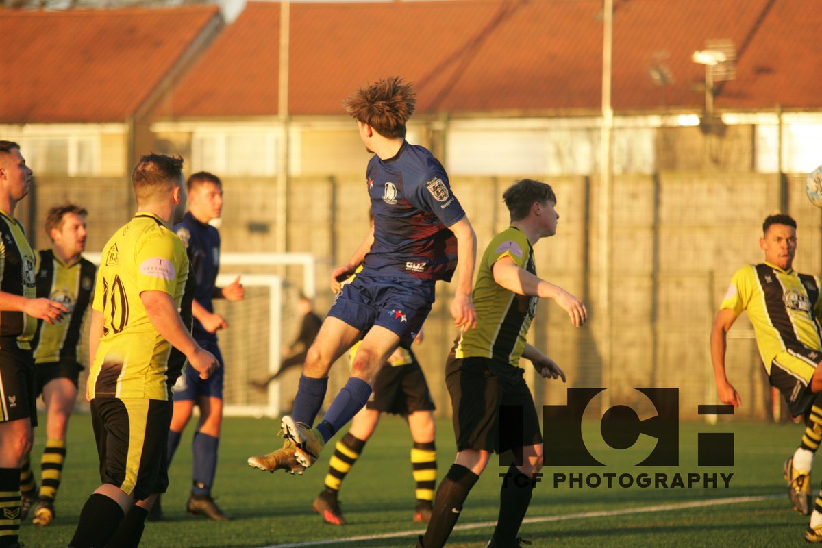 PhotographyTcf's tweet photo. Superb 2nd half from what I saw today from @BridRovers be great if you can drop me a message and I can sort a bit of a report out for @BloomersEric @BridFreePress some good players on show #football #3g #notfrozen https://t.co/4BHBA9fhoT